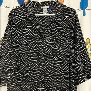 Black and White button down blouse - Catherines 2X PETITE